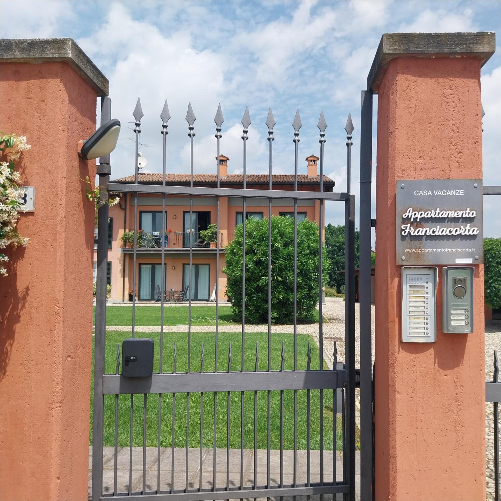 Appartamento Franciacorta Cazzago San Martino Dış mekan fotoğraf